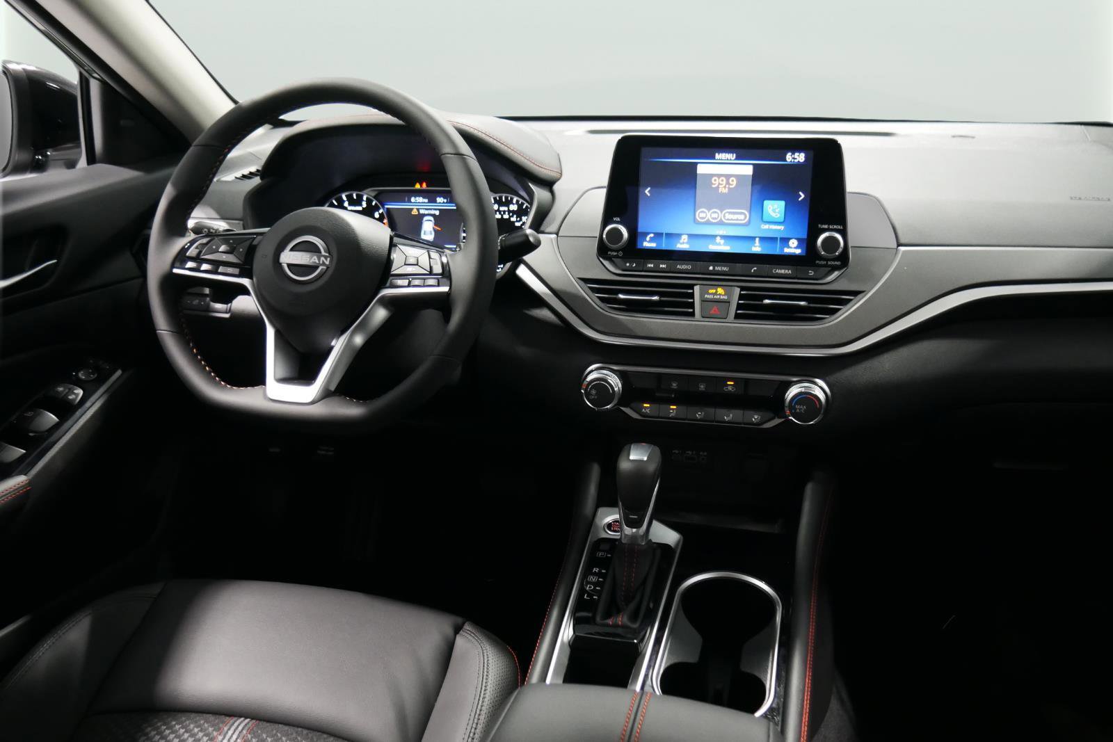 New 2025 Nissan Altima 2.5 SR image 18