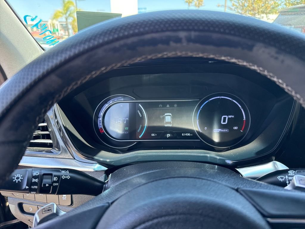 Used 2022 Kia Niro EX image 17