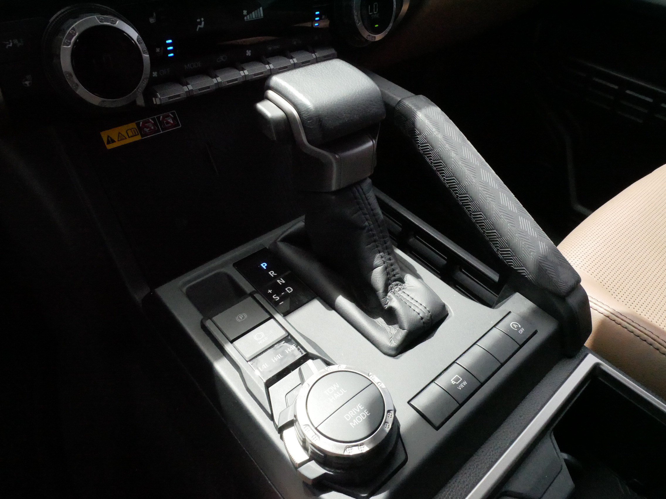 Used 2025 Toyota 4Runner Limited AWD/4WD image 24