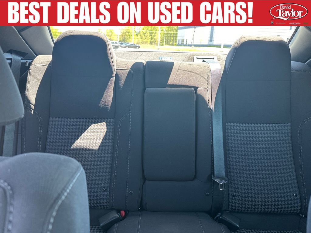 Used 2021 Dodge Challenger SXT RWD image 36