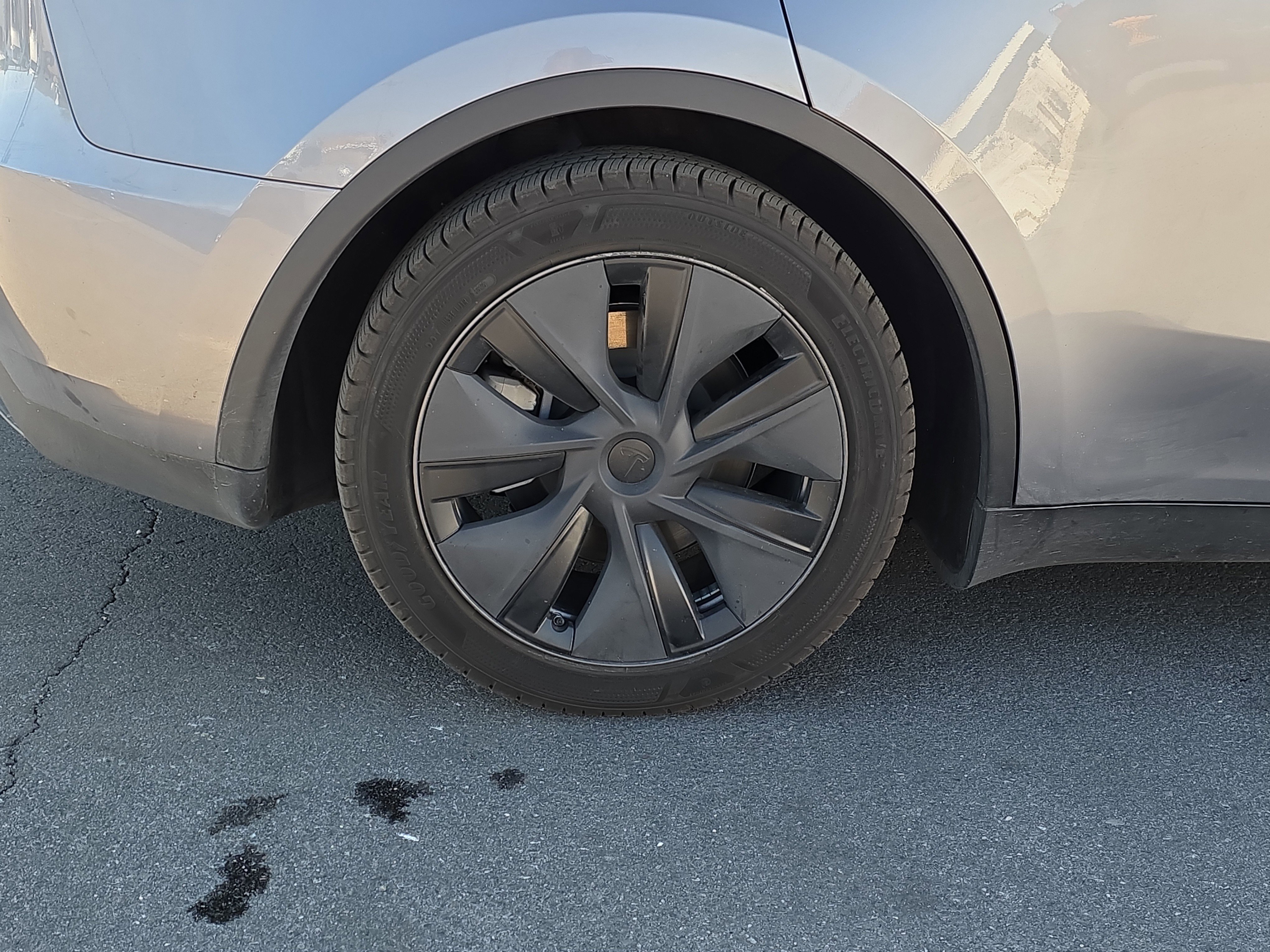 Used 2025 Tesla Model Y Long Range image 10