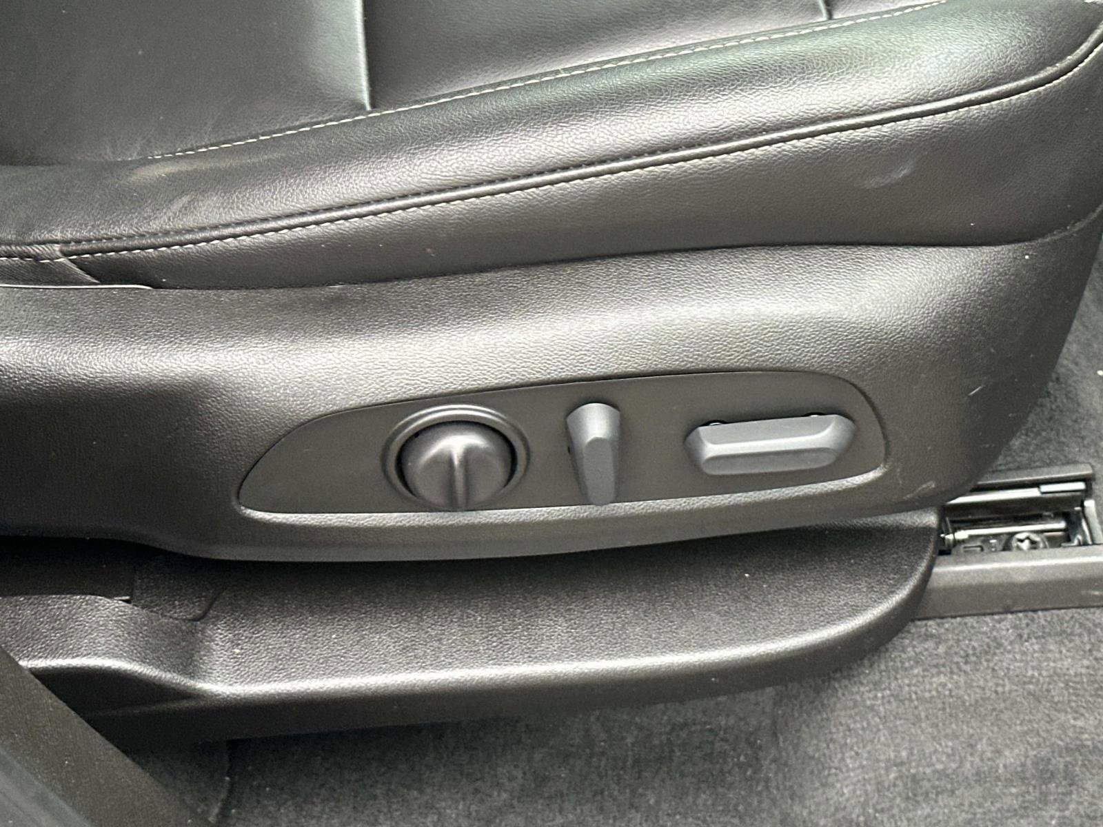 Used 2022 Chevrolet Traverse LT w/ LPO, Floor Liner Package image 28