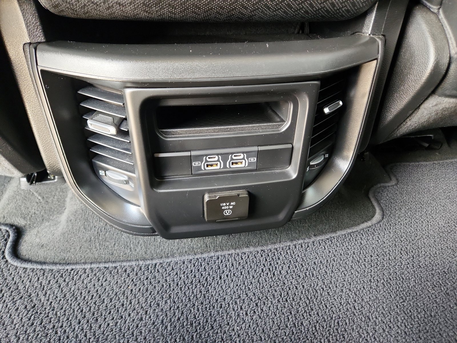 Used 2022 RAM 1500 Laramie AWD/4WD image 9