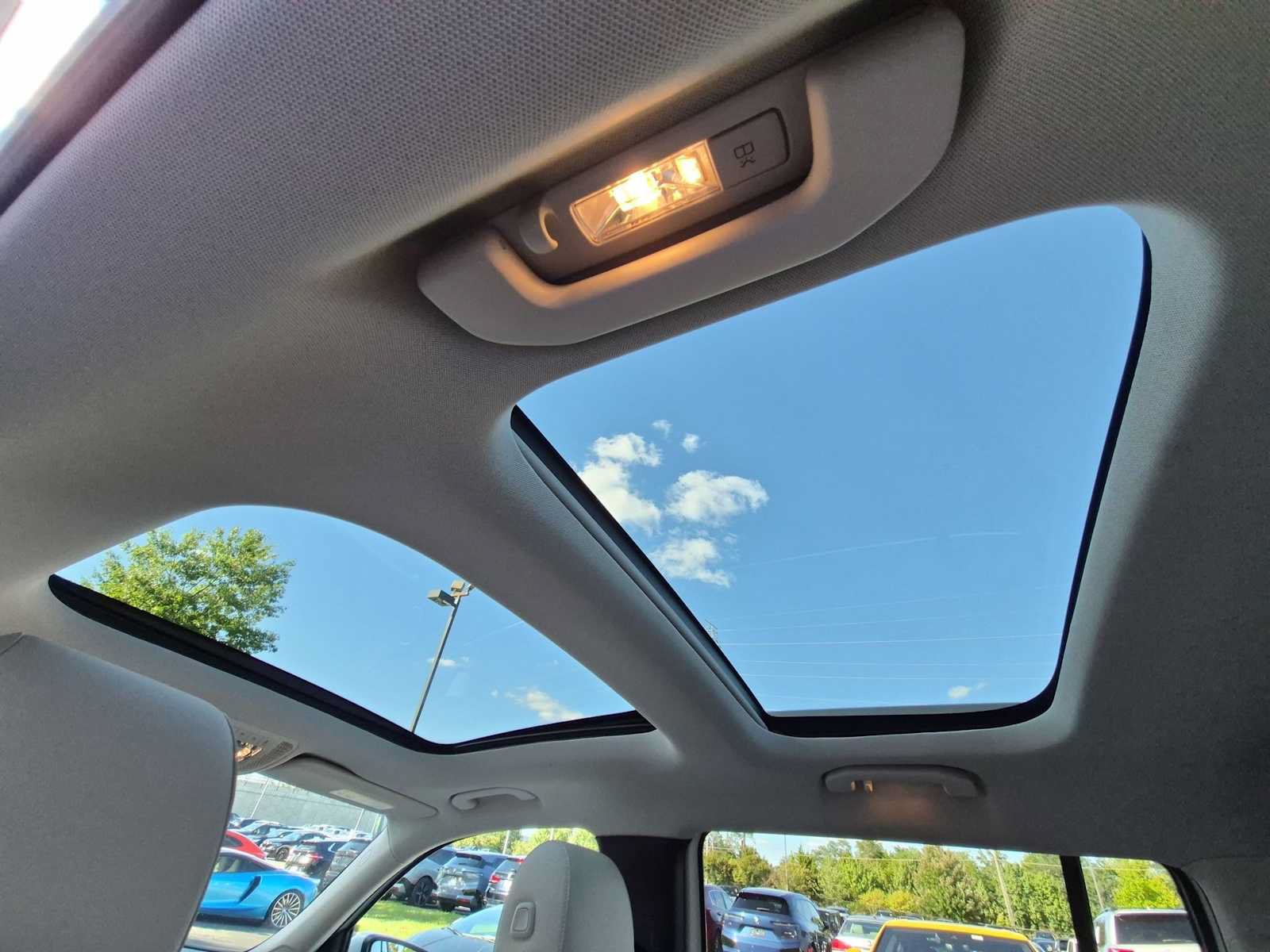 Used 2021 Mercedes-Benz GLB 250 4MATIC image 23