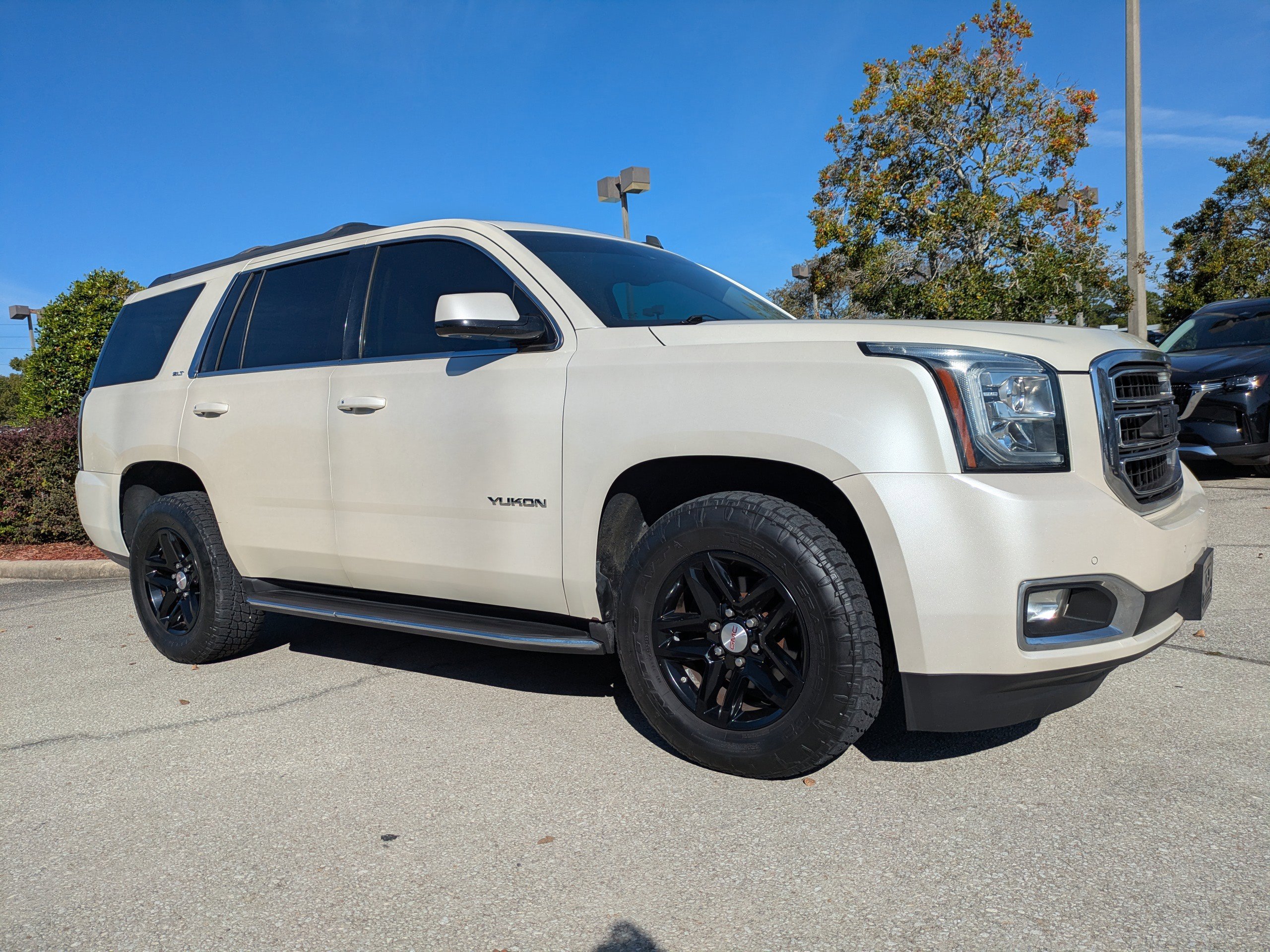 Used 2015 GMC Yukon SLT w/ HD Trailering Package image 2