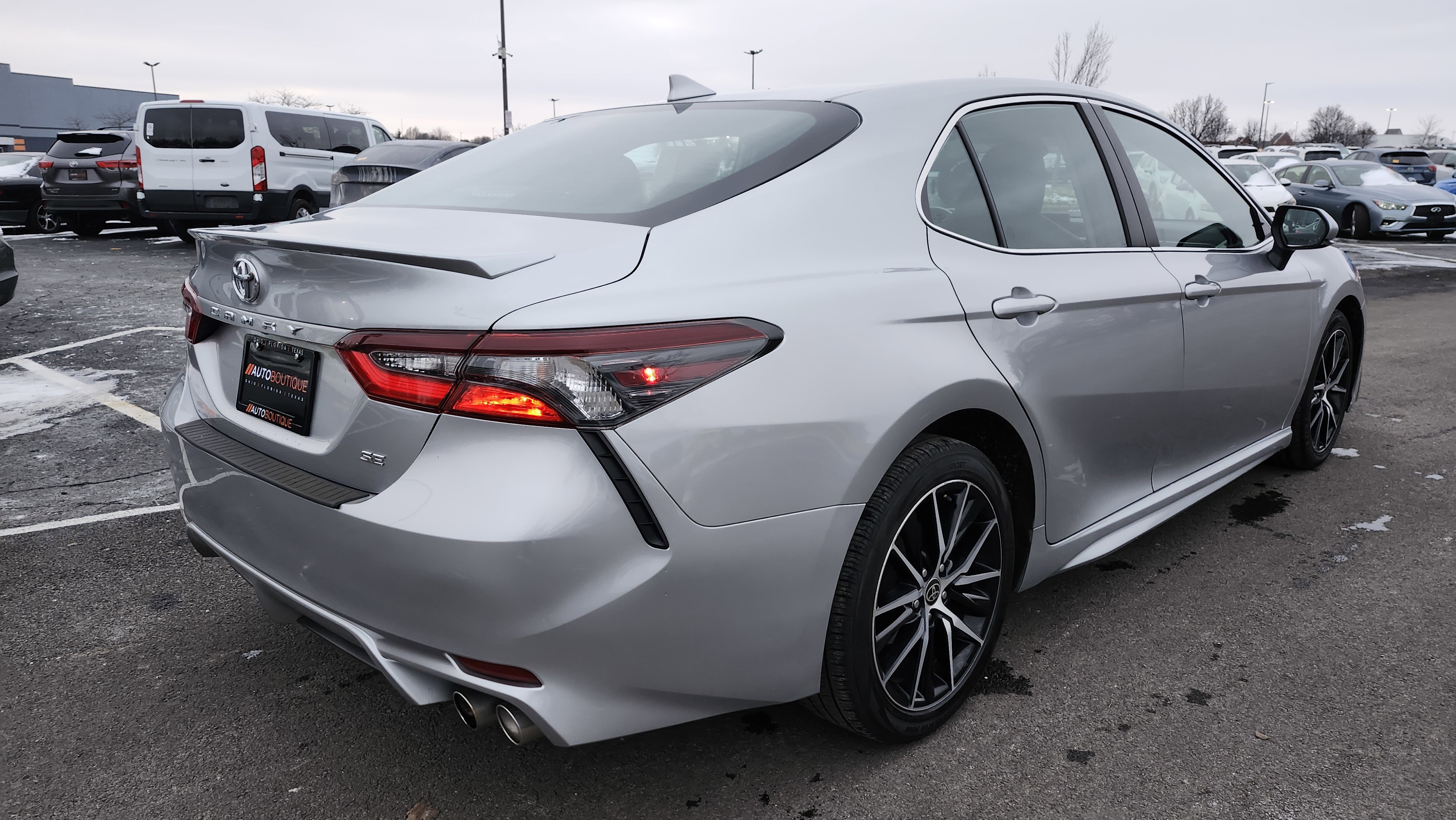 Used 2023 Toyota Camry SE image 16