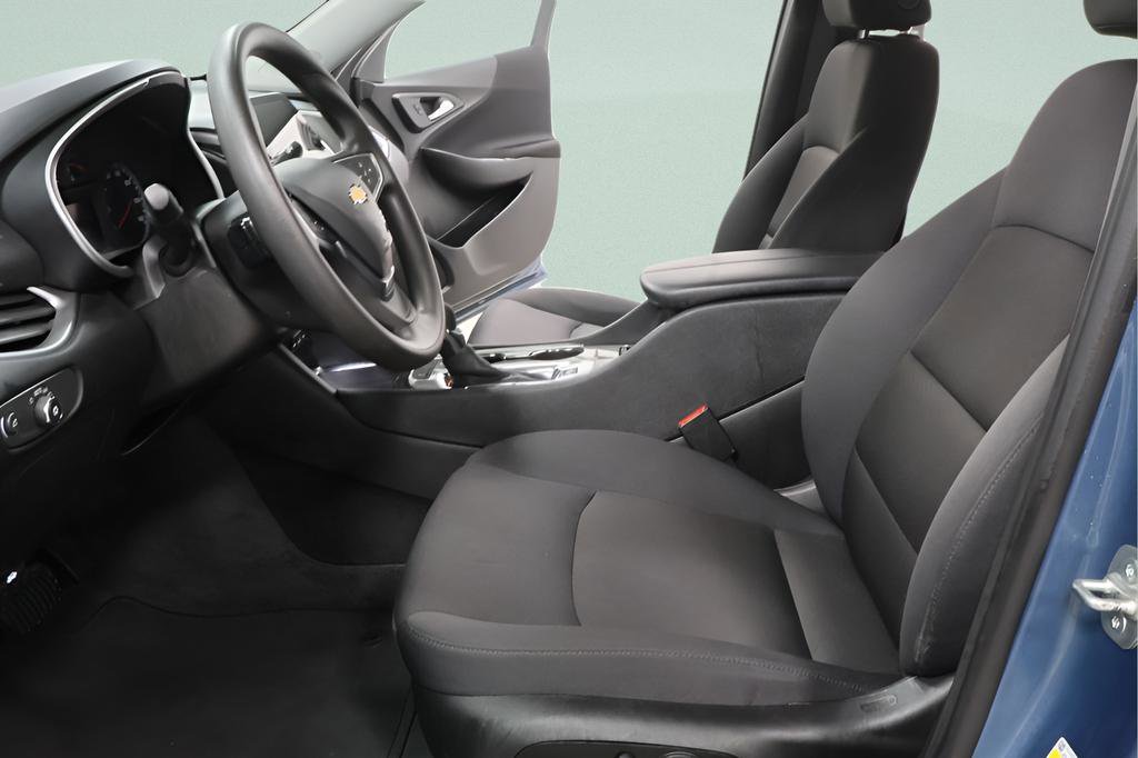 Used 2025 Chevrolet Malibu LT image 21
