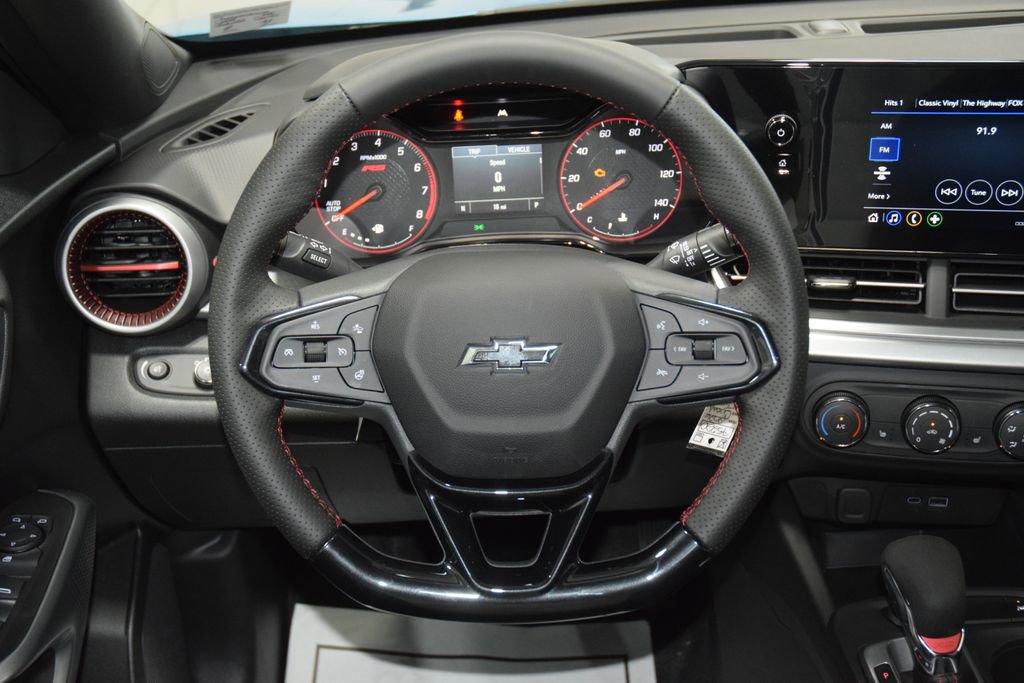 New 2026 Chevrolet Trax RS w/ Sunroof Package FWD image 32