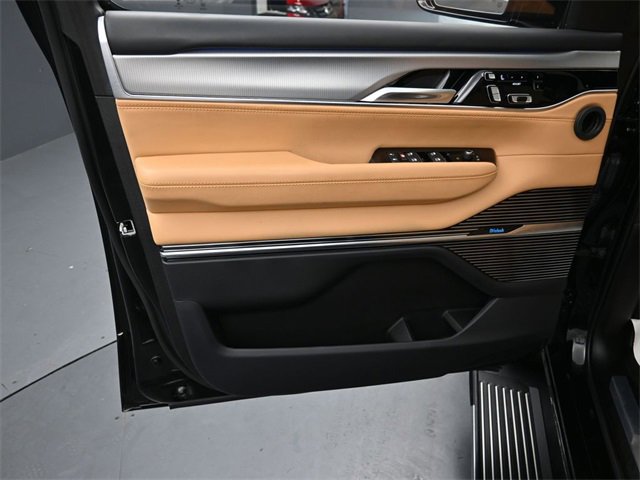 Used 2023 Jeep Grand Wagoneer Series III image 20
