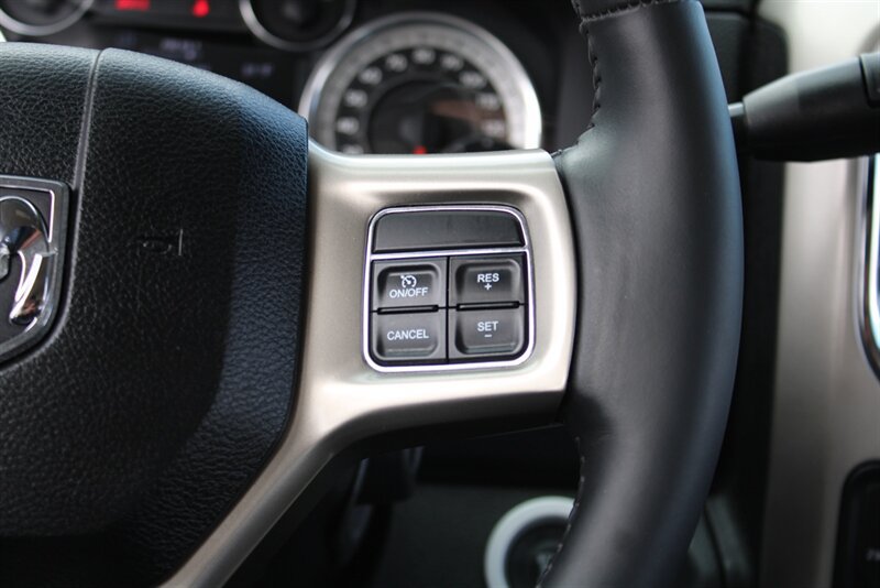 Used 2016 RAM 2500 Laramie w/ Convenience Group AWD/4WD image 19