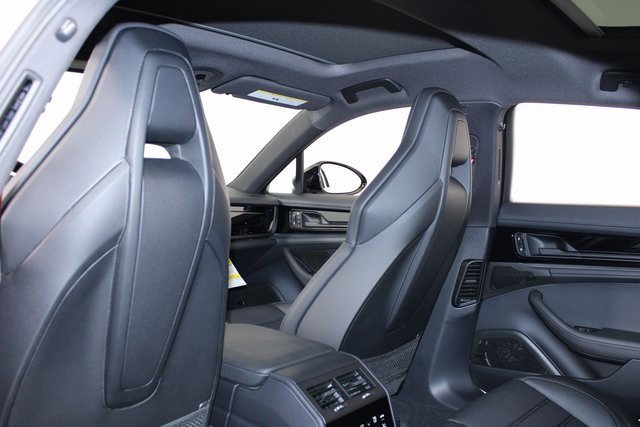 New 2025 Porsche Panamera 4 image 21