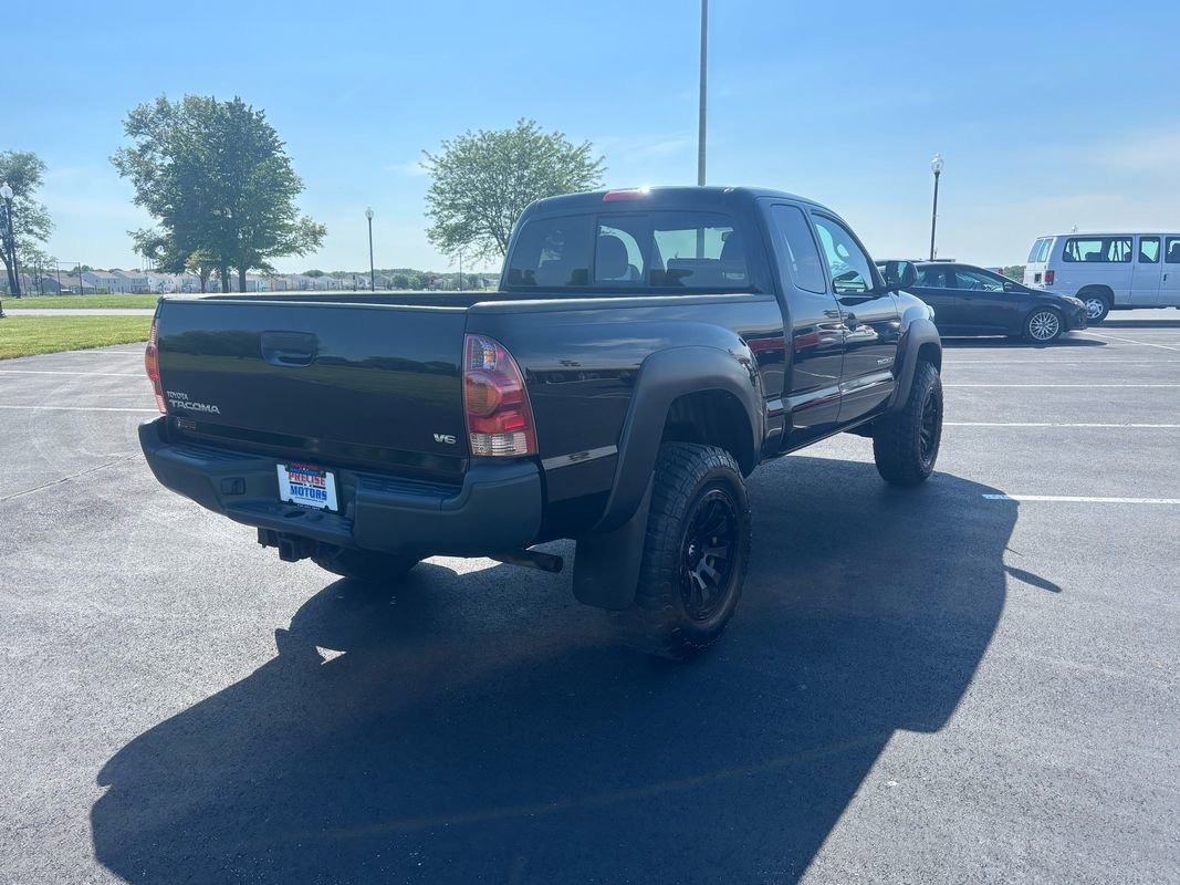 Used 2012 Toyota Tacoma 4x4 Access Cab V6 w/ Convenience Pkg image 4
