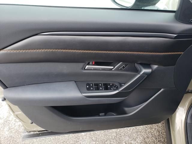 Used 2025 MAZDA CX-50 AWD 2.5 Turbo w/ Premium Pkg image 13