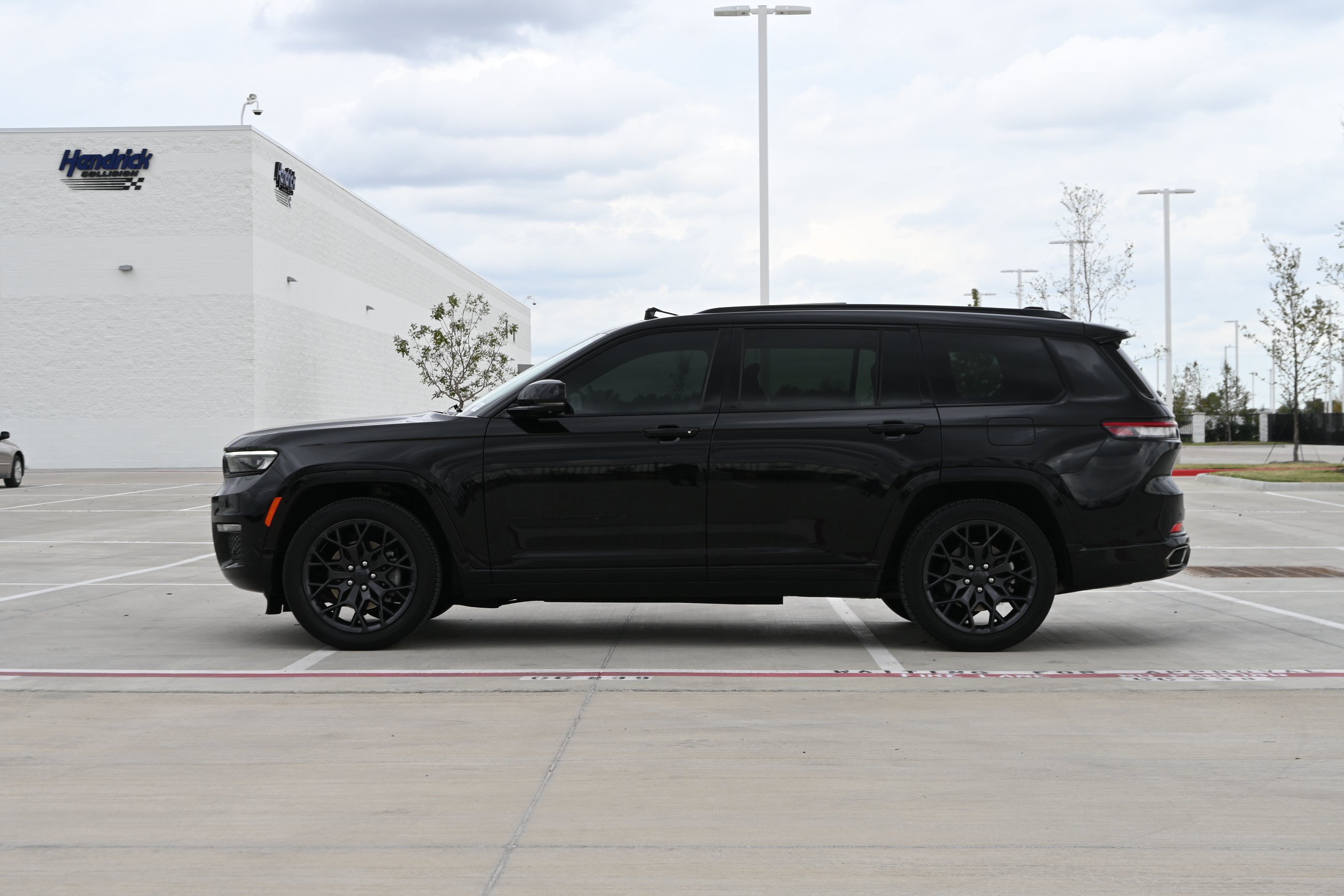 Used 2024 Jeep Grand Cherokee L Summit AWD/4WD image 6