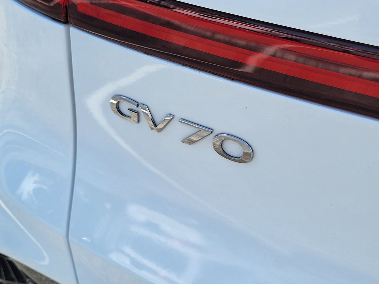 Used 2025 Genesis GV70 2.5T Sport Prestige w/ Sport Prestige Package image 7