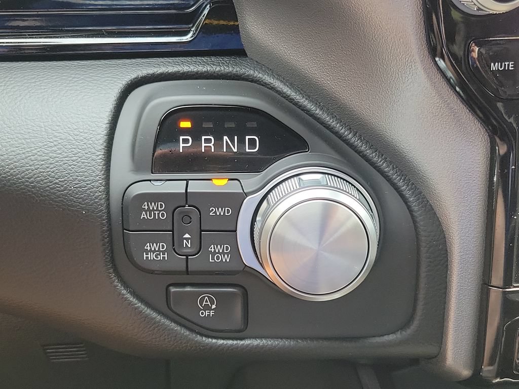 New 2026 RAM 1500 Laramie AWD/4WD image 22