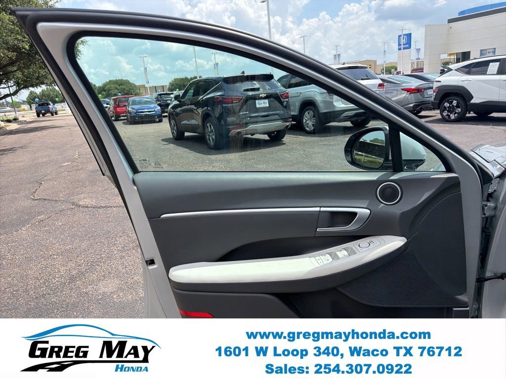 Used 2025 Hyundai Sonata SEL FWD image 7
