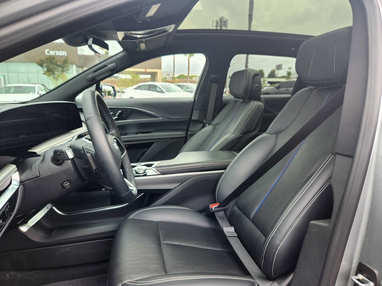 Used 2024 Cadillac Lyriq Sport AWD/4WD image 7