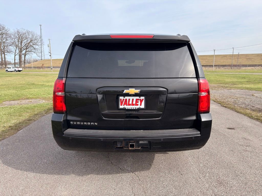 Used 2018 Chevrolet Suburban LT image 11