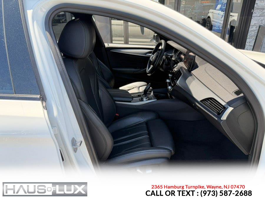 Used 2019 BMW 530i xDrive w/ M Sport Package AWD/4WD image 14