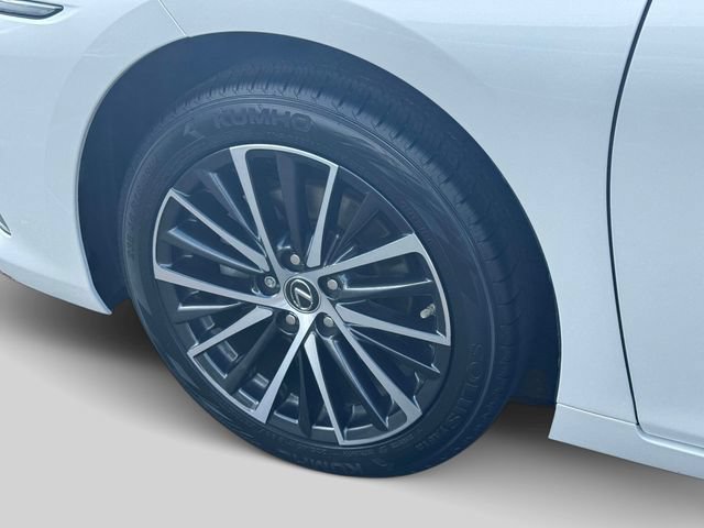 Used 2024 Lexus ES 350 w/ Premium Package FWD image 10