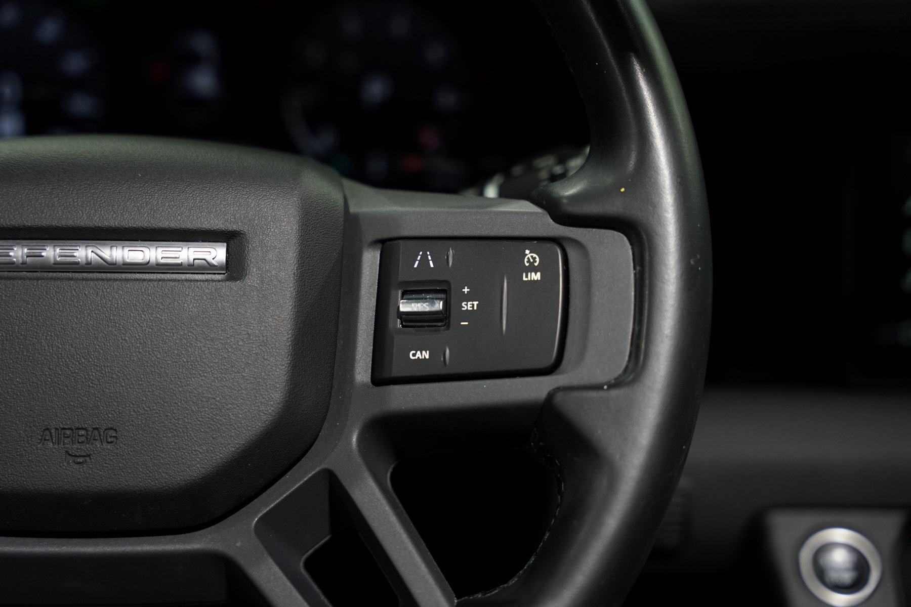 Used 2023 Land Rover Defender 110 X-Dynamic SE AWD/4WD image 47