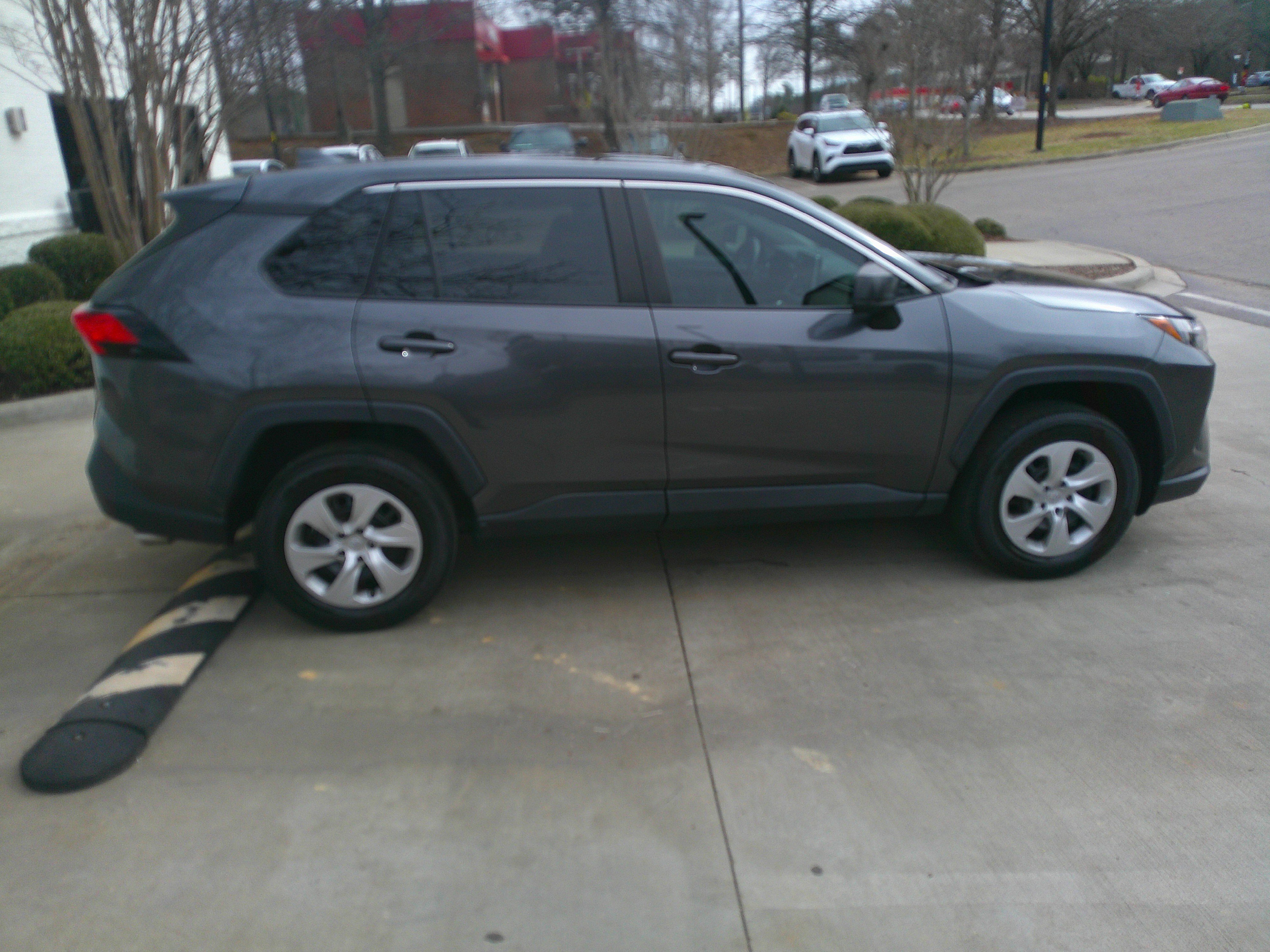 Used 2023 Toyota RAV4 LE image 17