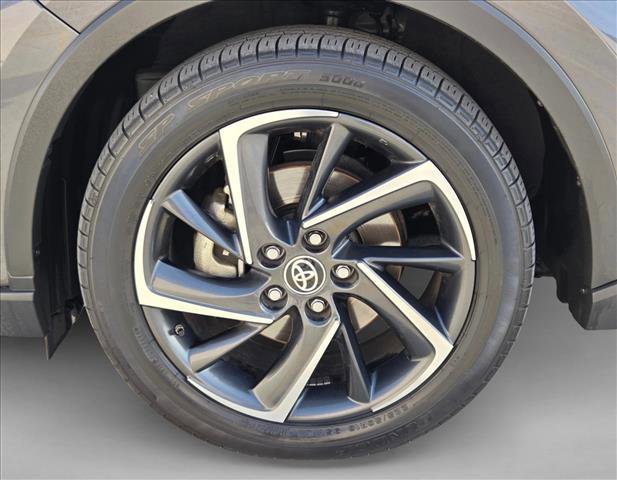 Used 2021 Toyota C-HR Limited image 22