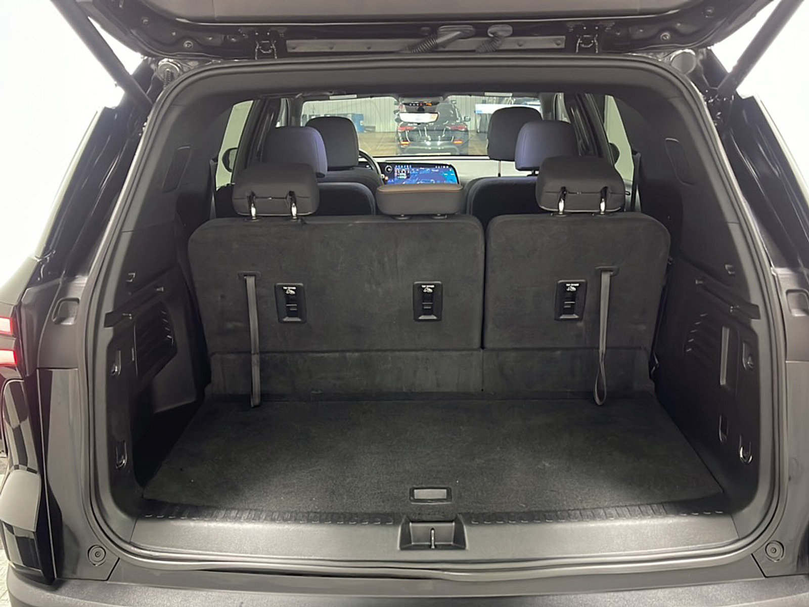 Used 2026 Chevrolet Traverse LT w/ Driver Confidence Package FWD image 18