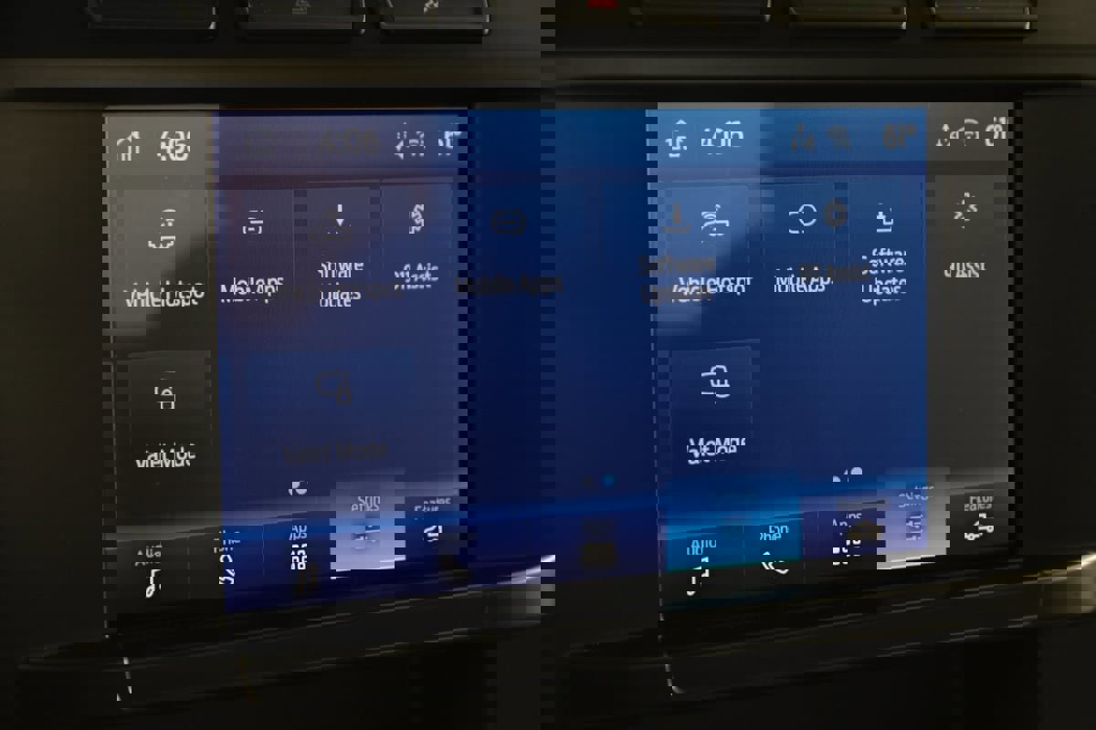 Used 2024 Ford F350 XL w/ Snow Plow/Camper Package image 28