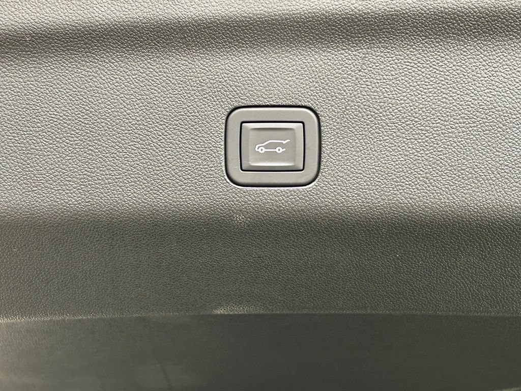 Used 2026 Chevrolet Suburban RST w/ Comfort Package RWD image 39