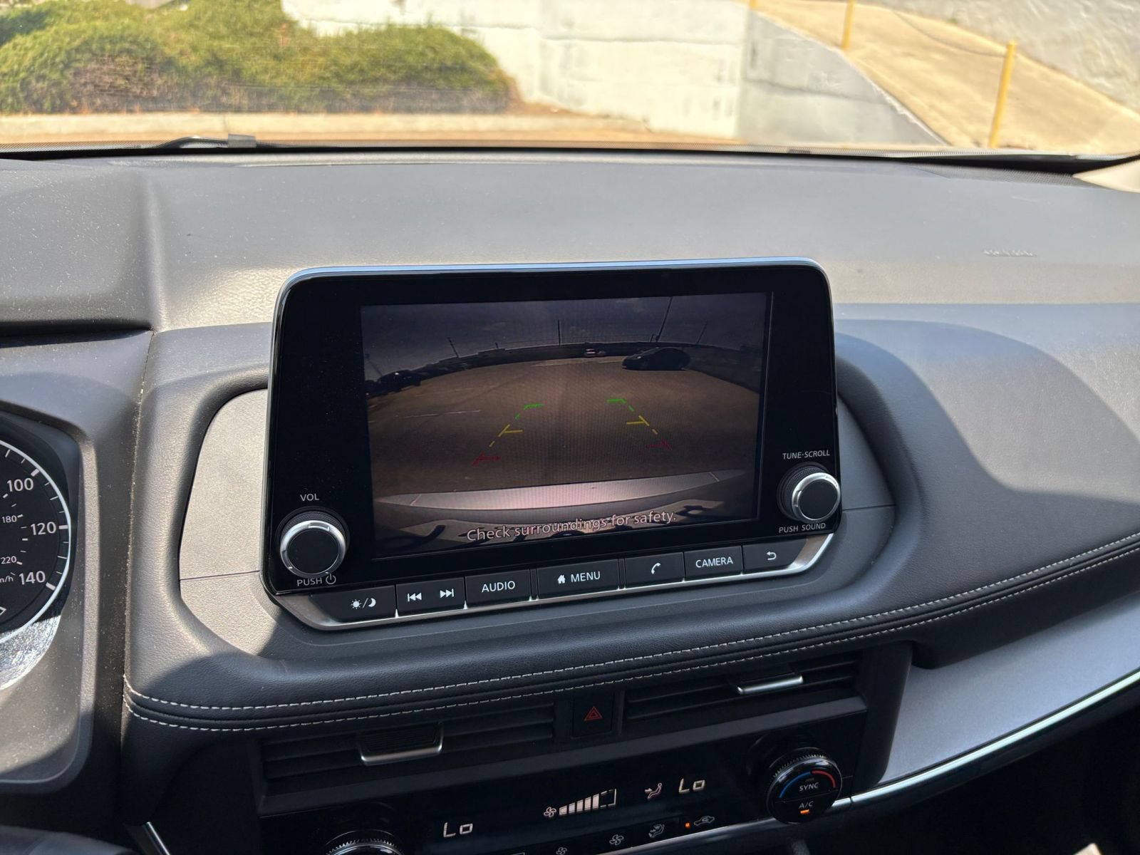 Used 2025 Nissan Rogue SV FWD image 25