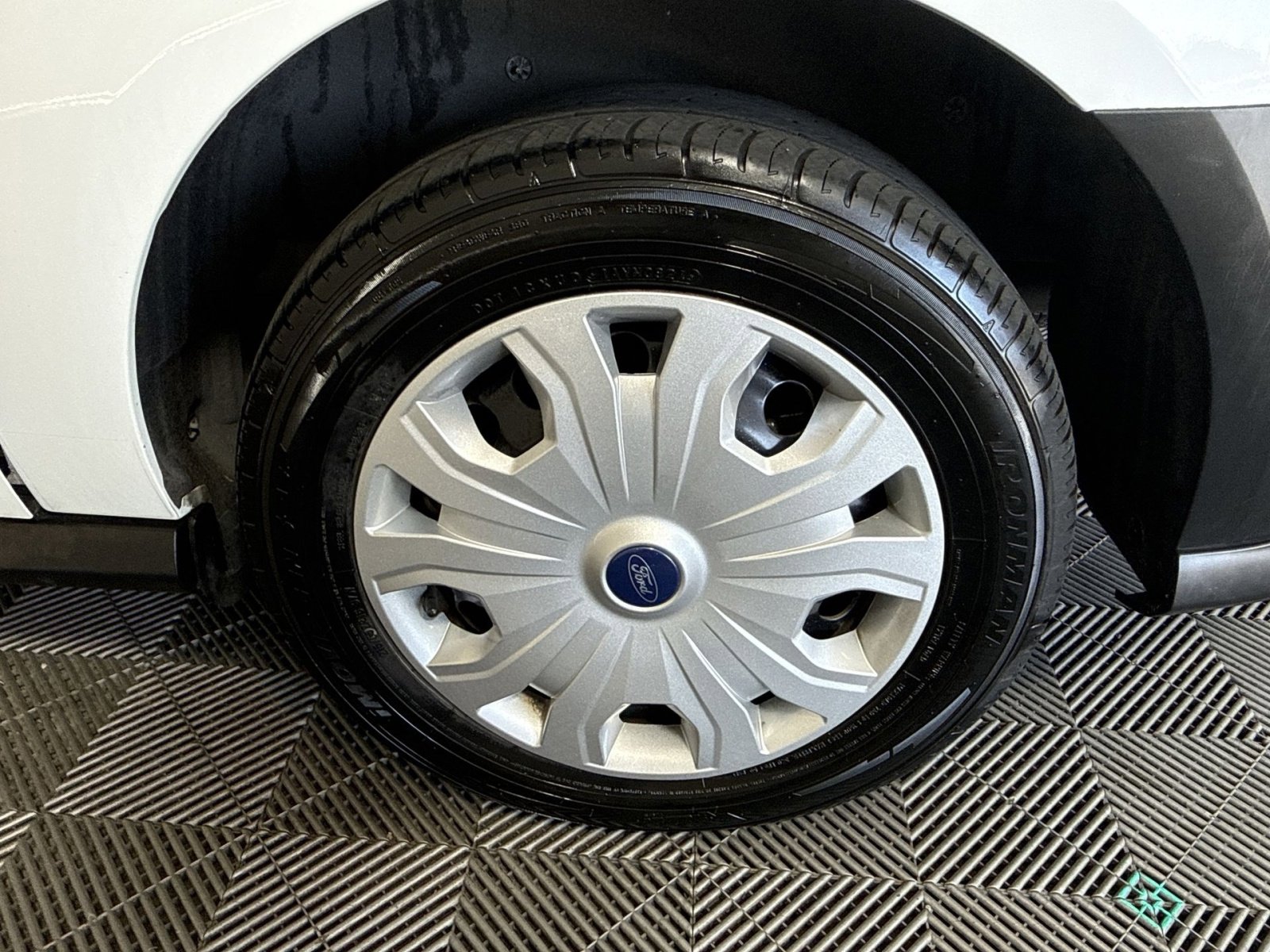 Used 2020 Ford Transit Connect XL FWD image 12