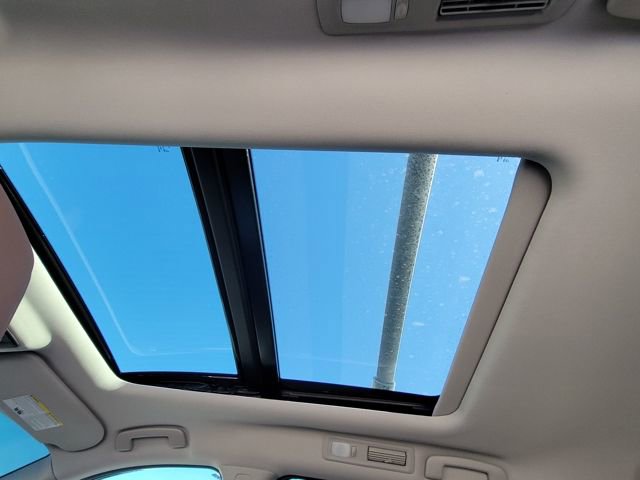 Used 2025 Nissan Pathfinder Platinum w/ Cargo Package image 11