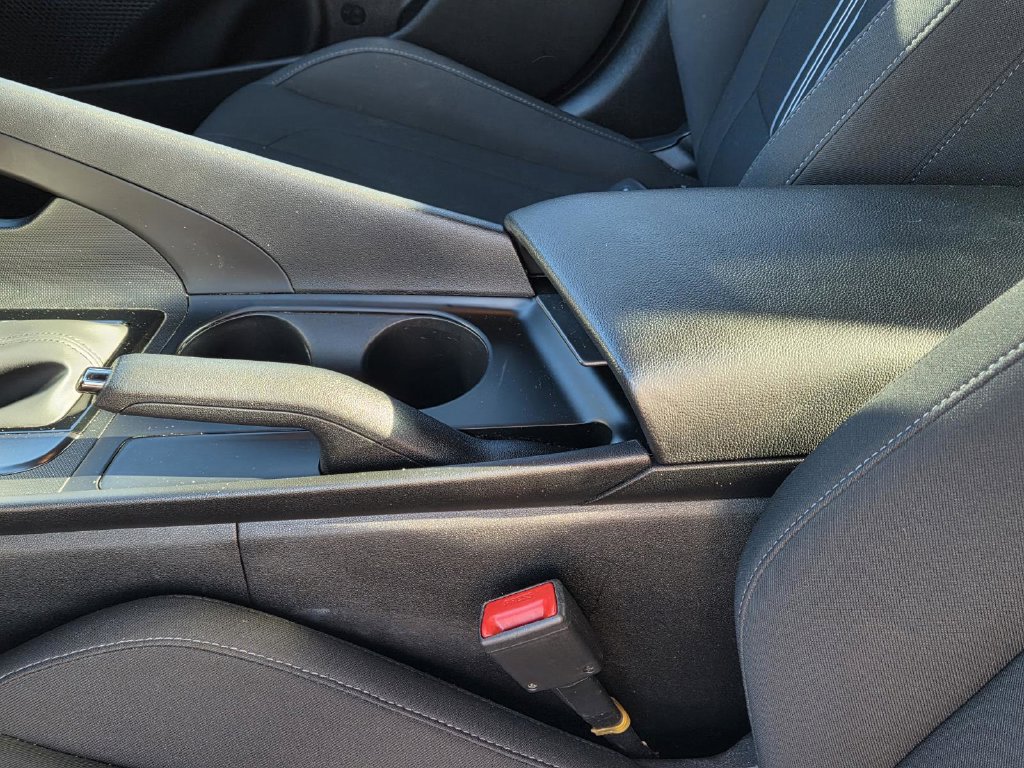 Used 2025 Hyundai Elantra Sport FWD image 33