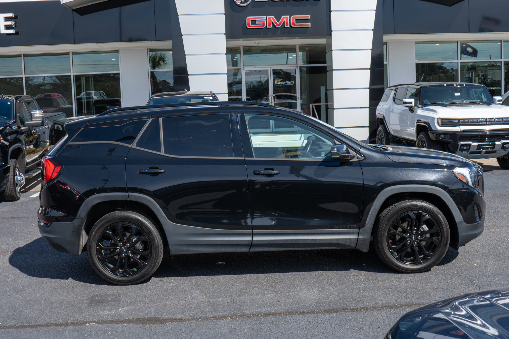 Used 2019 GMC Terrain SLE w/ Black Edition image 2