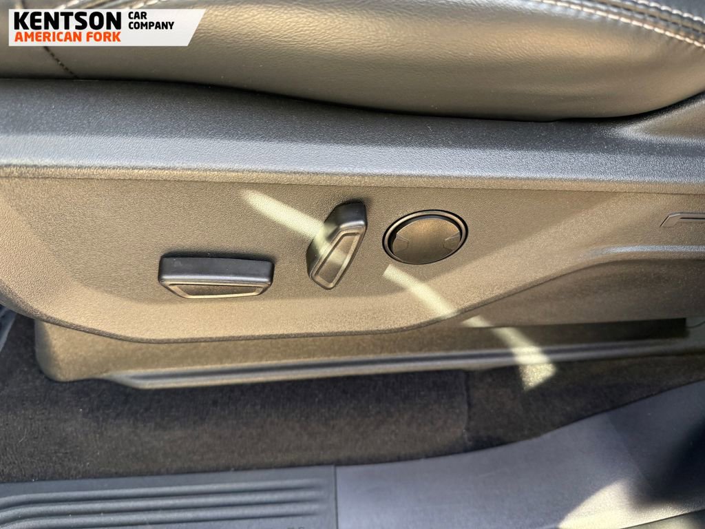 Used 2025 Ford Expedition Max Platinum w/ Driver's Package image 35