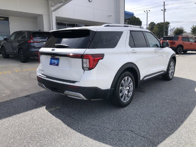 Used 2025 Ford Explorer Platinum RWD image 8