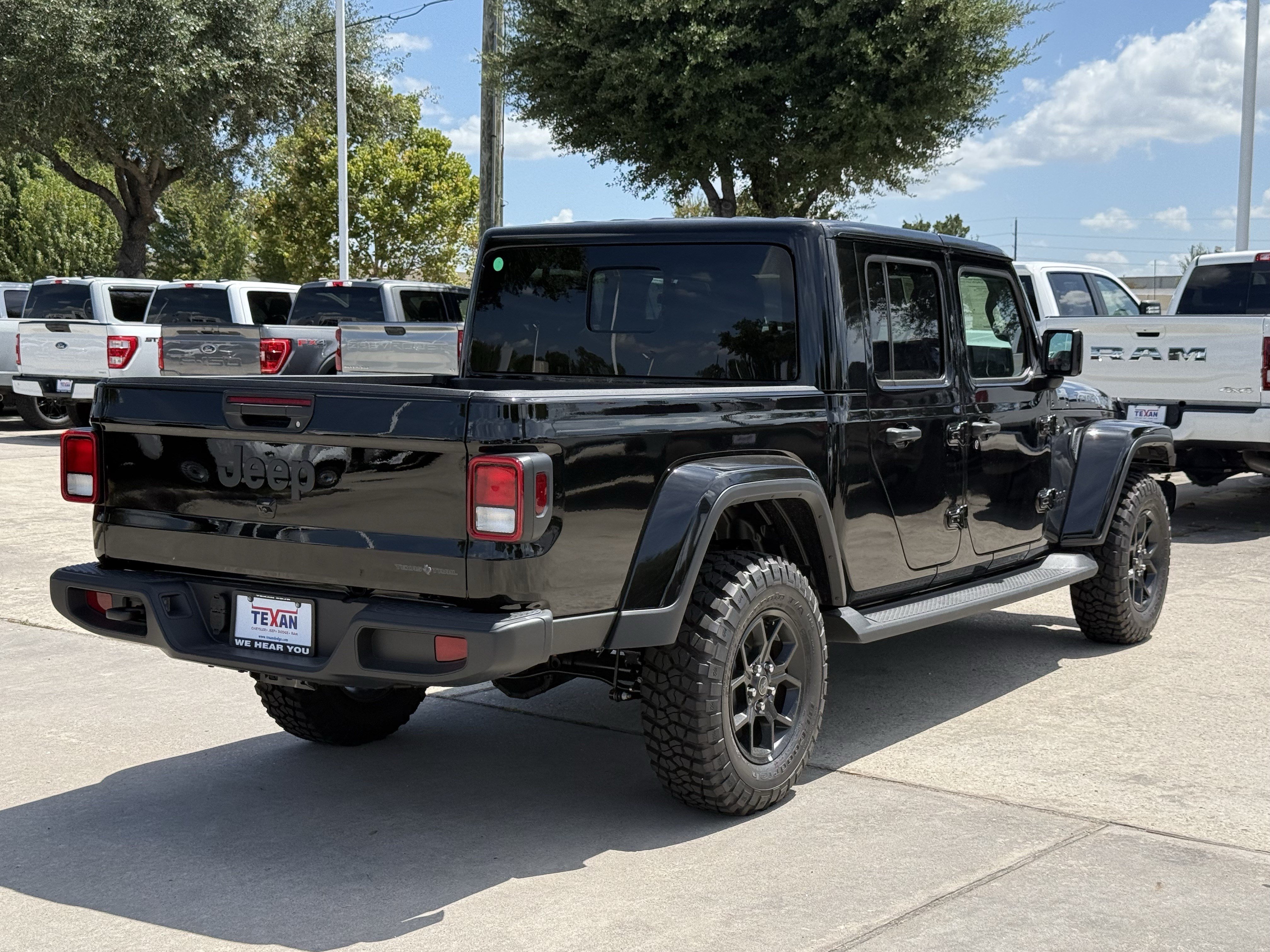 New 2026 Jeep Gladiator Sport AWD/4WD image 5