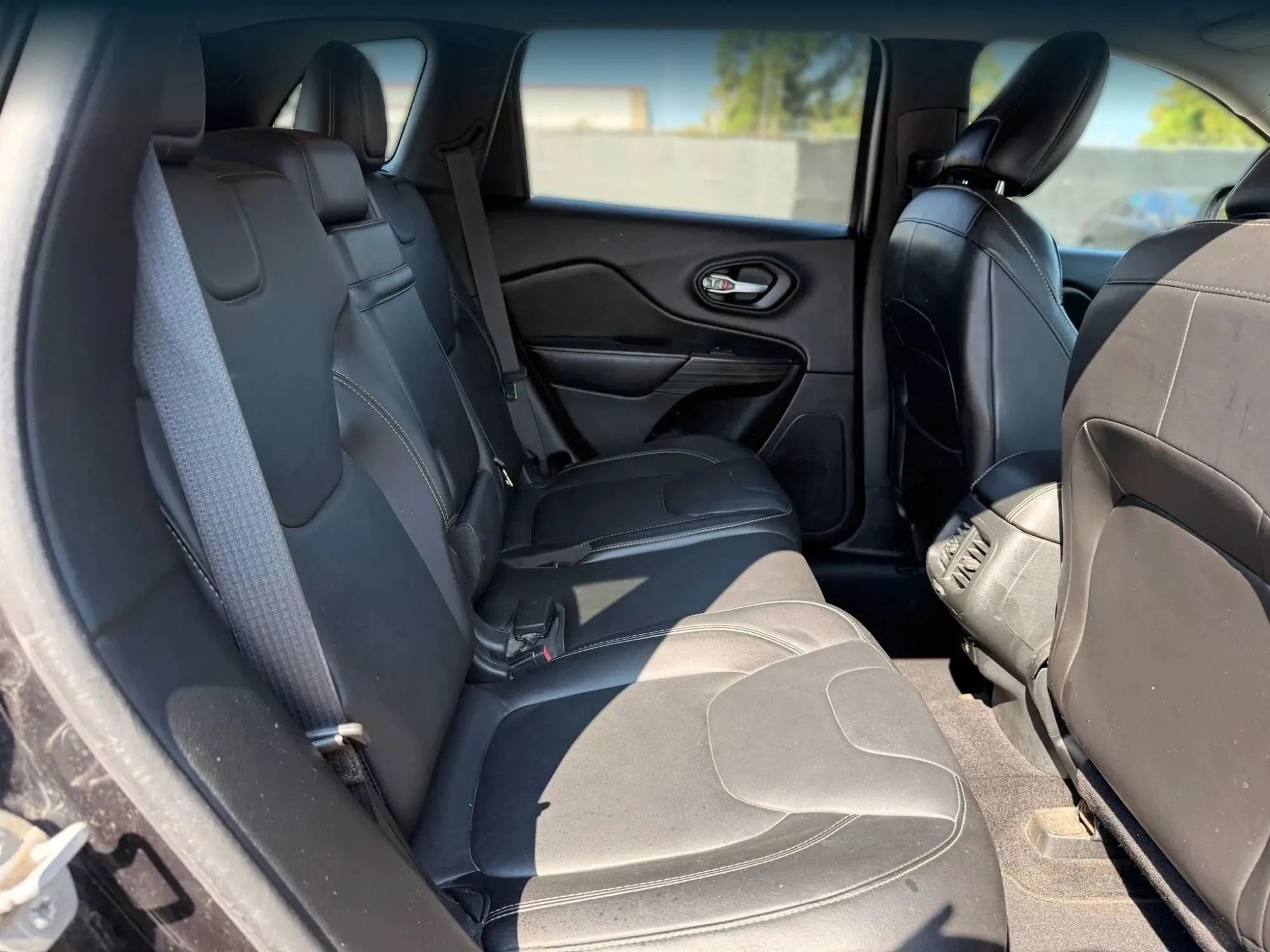 Used 2015 Jeep Cherokee Limited AWD/4WD image 20