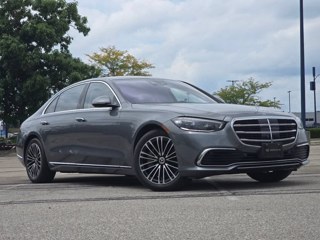 Used 2022 Mercedes-Benz S 580 4MATIC Sedan image 2