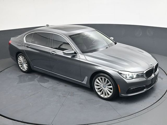 Used 2018 BMW 740i image 20