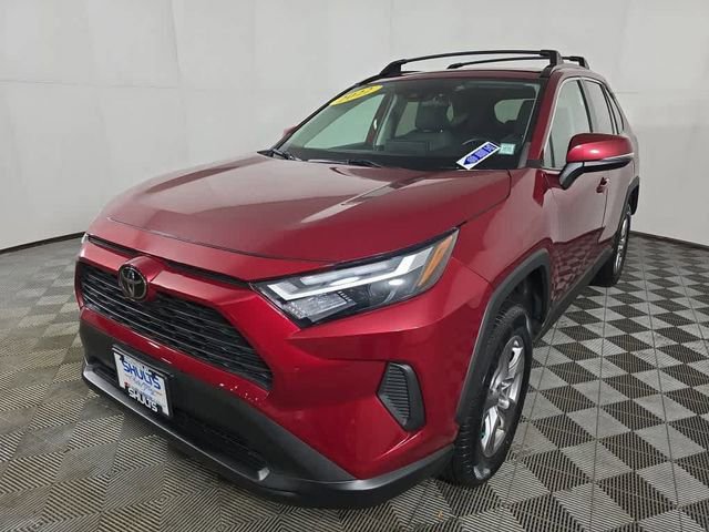 Used 2022 Toyota RAV4 XLE w/ Convenience Package image 4