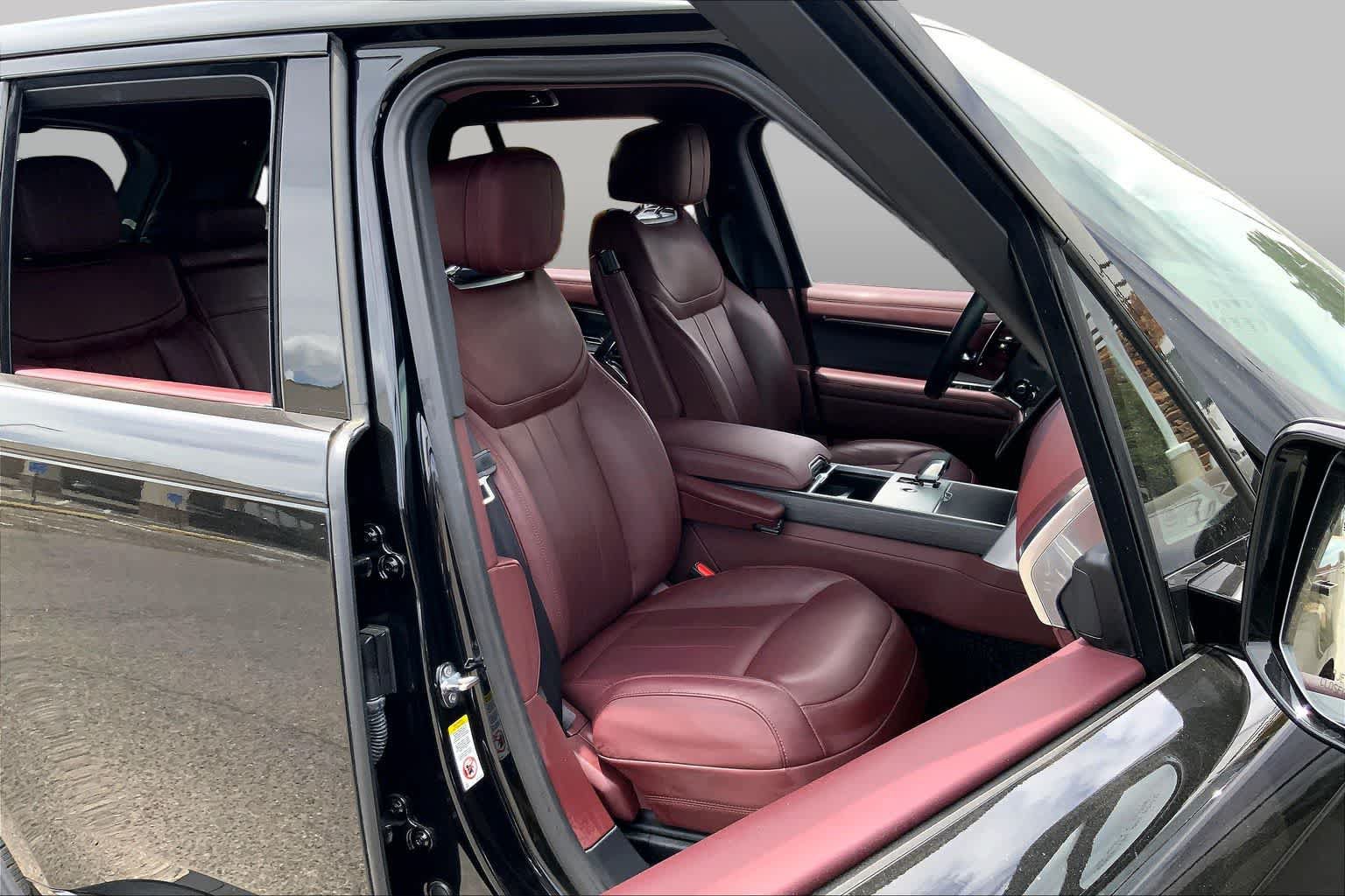 Certified 2024 Land Rover Range Rover SE AWD/4WD image 8