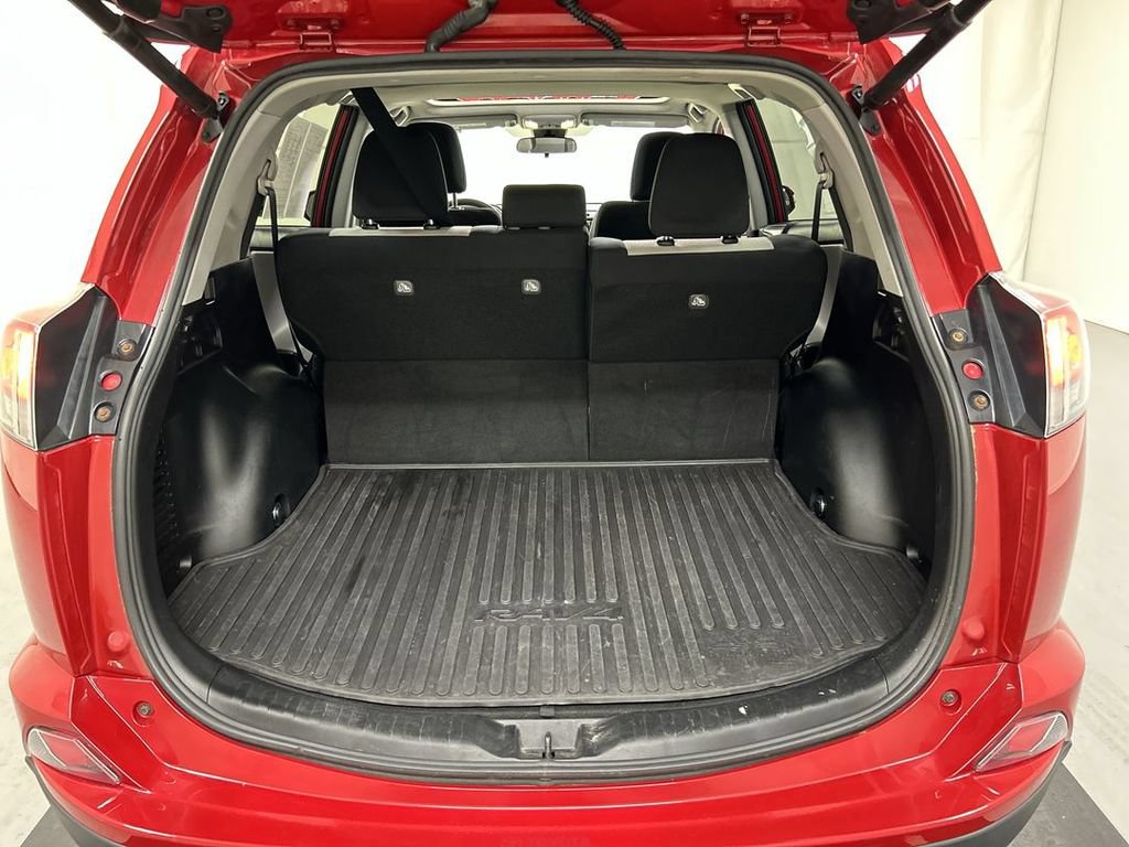 Used 2017 Toyota RAV4 XLE AWD/4WD image 22