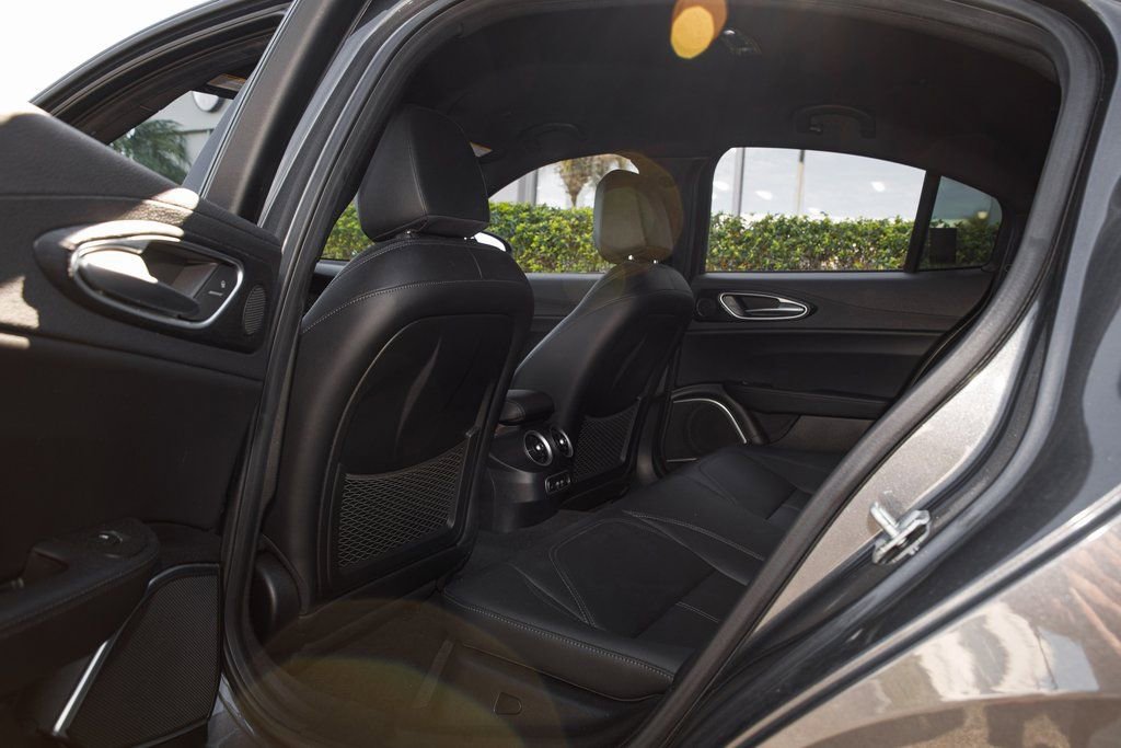 Used 2022 Alfa Romeo Giulia Sprint image 28