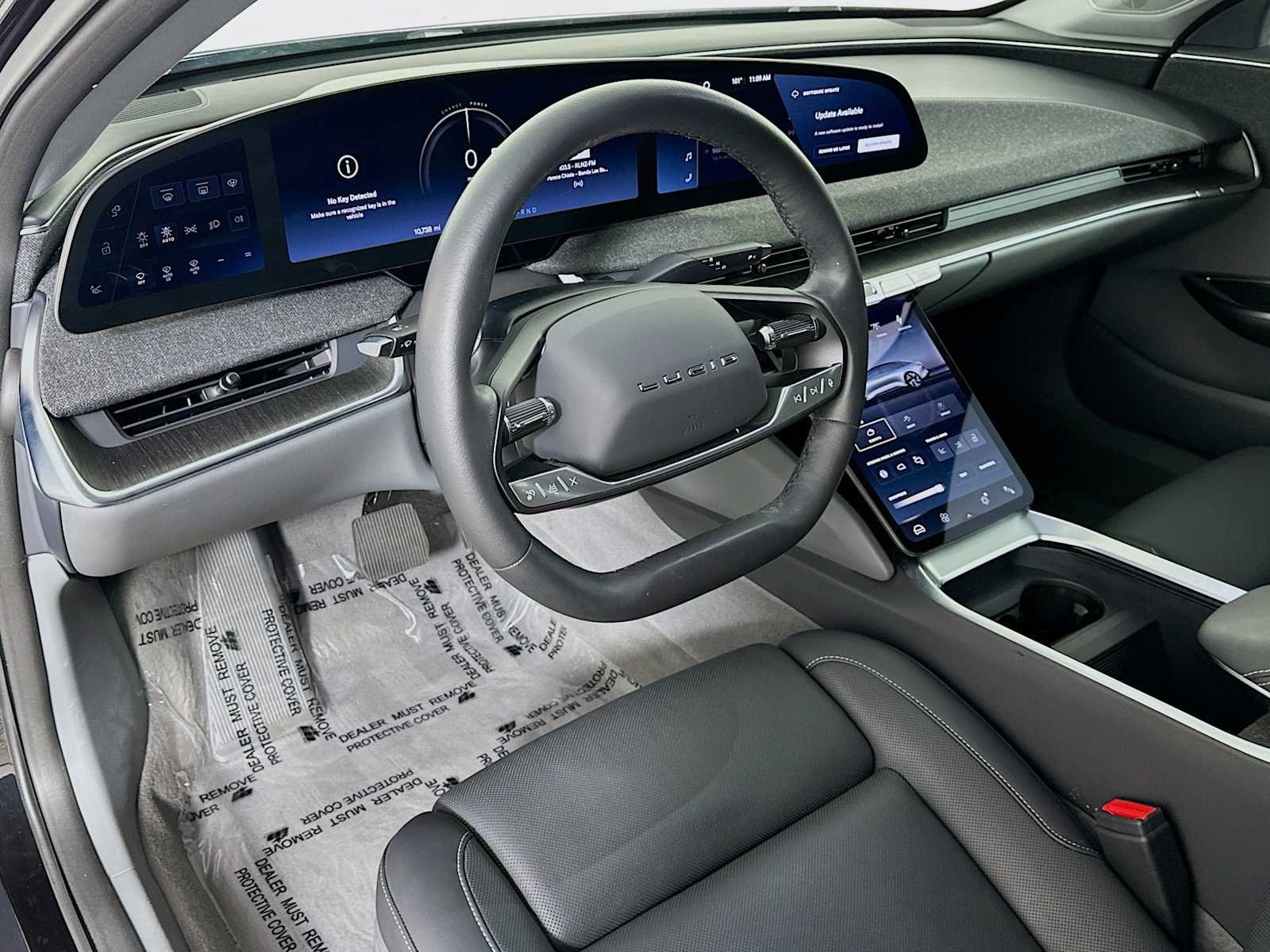 Used 2025 Lucid Air Pure RWD image 9