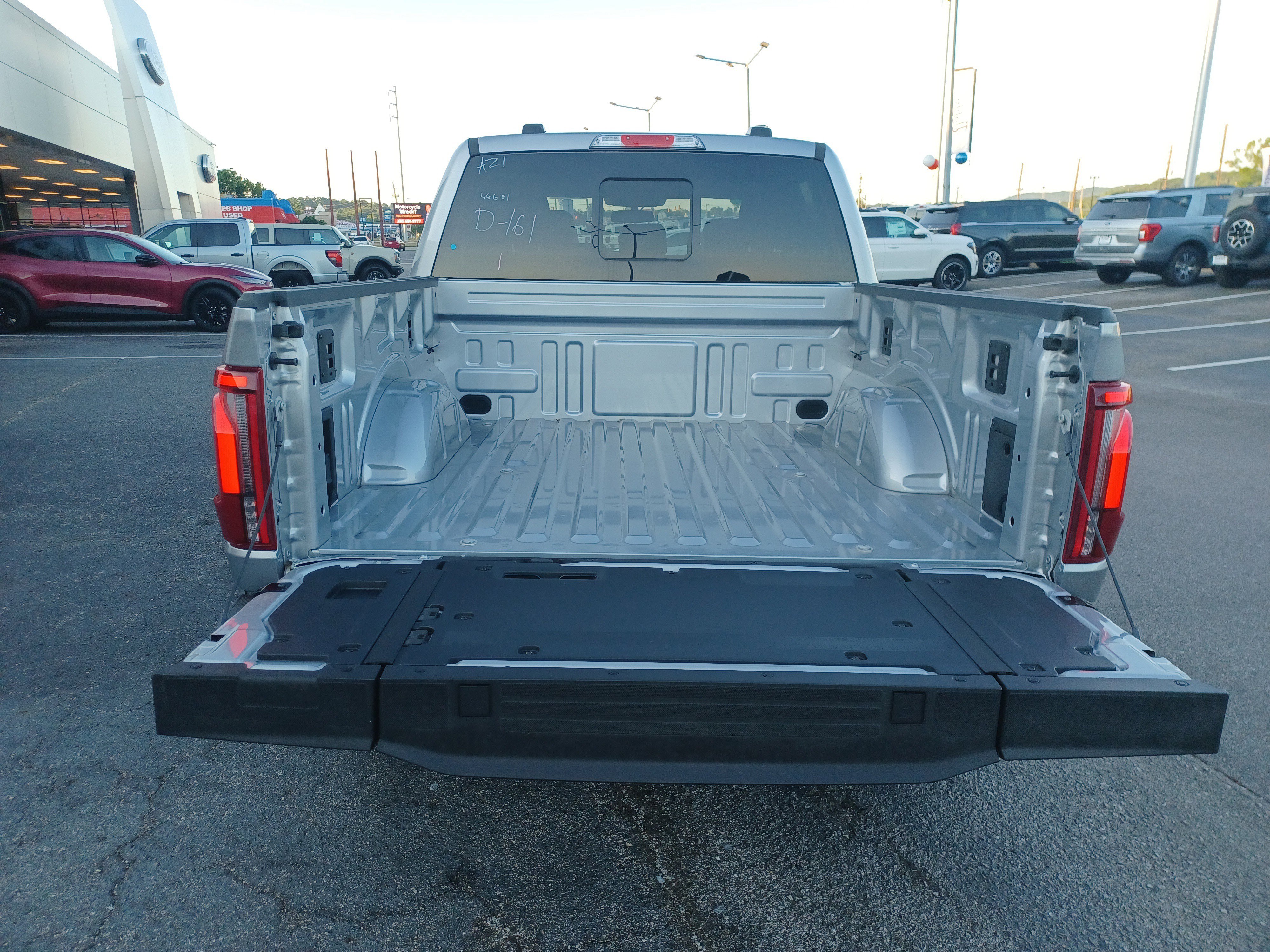 New 2025 Ford F150 Lariat w/ Equipment Group 502A High image 8