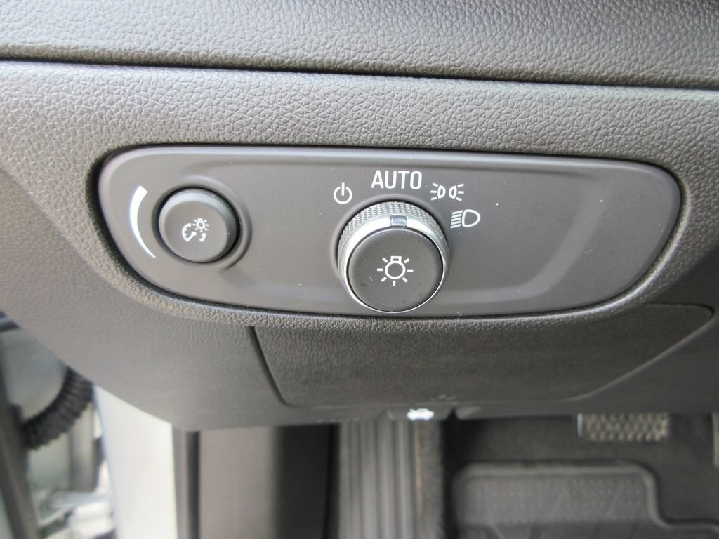 Certified 2023 Chevrolet Bolt EUV LT w/ Convenience Package FWD image 21