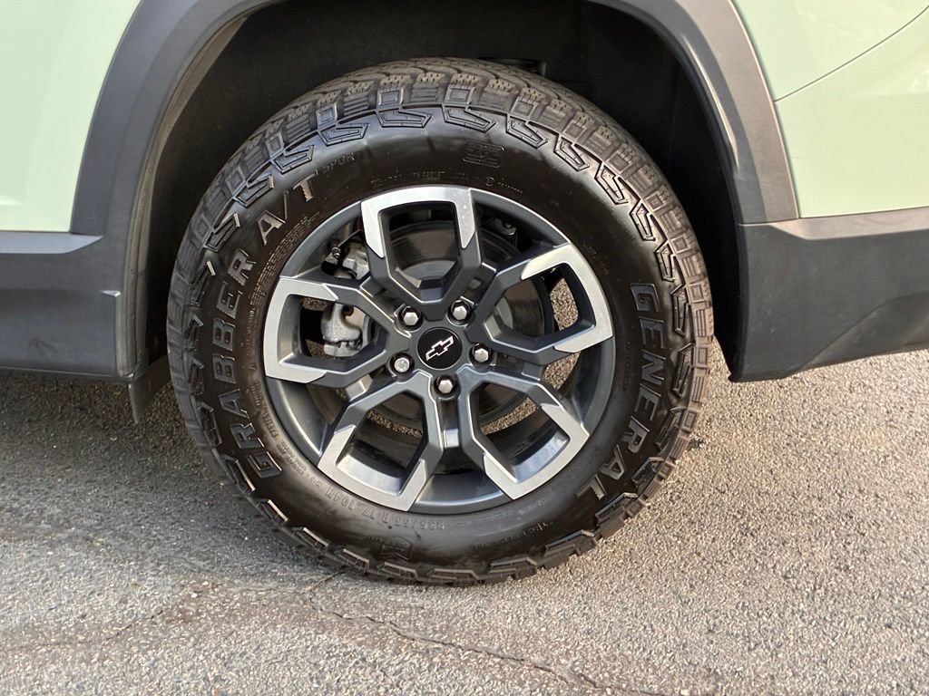 Used 2025 Chevrolet Equinox ACTIV w/ Safety and Technology Package AWD/4WD image 50